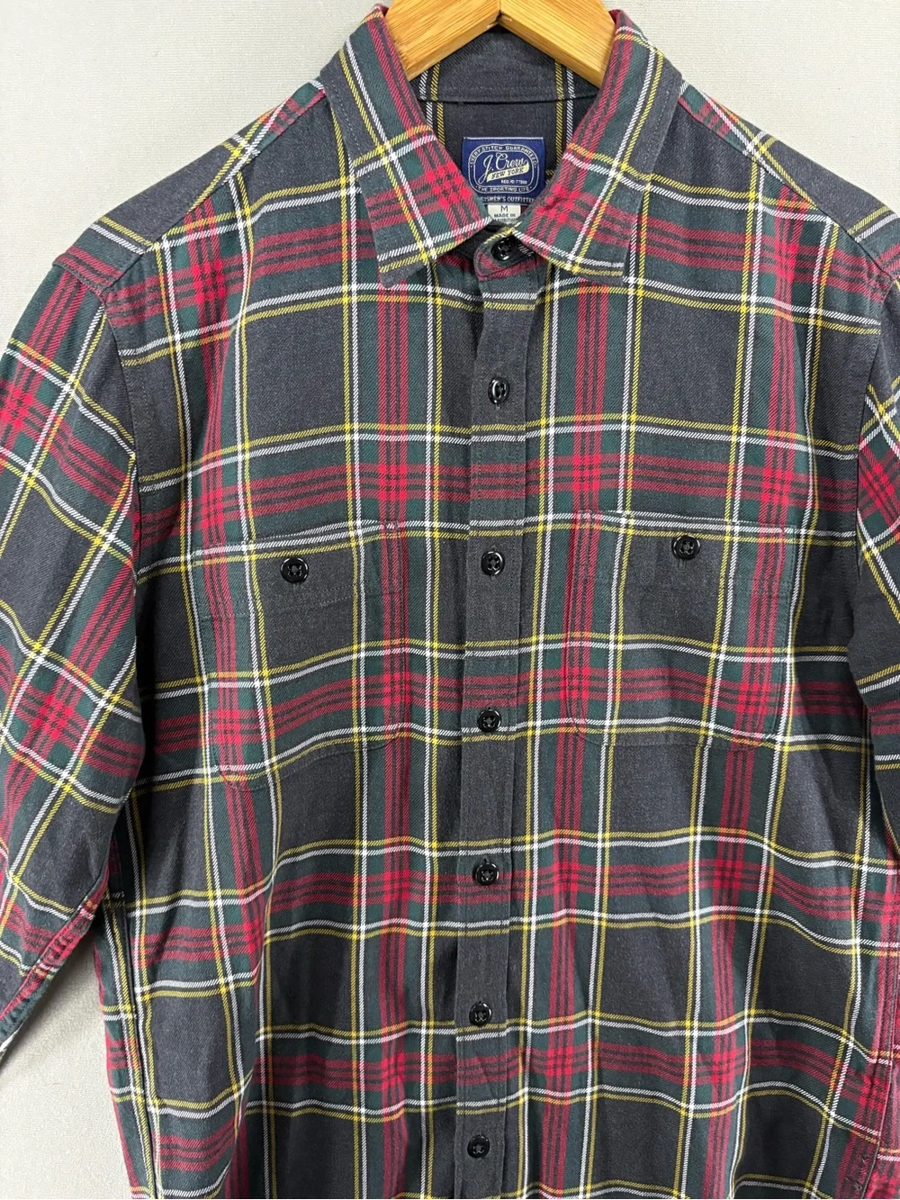 J Crew Button Up Shirt Men's Medium Regular Fit Plaid Navy Sportsmens Outfitter